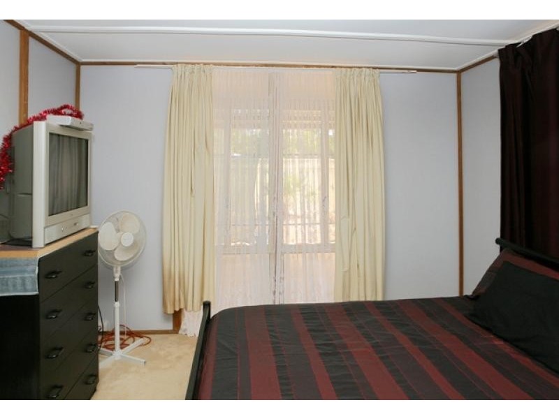 25 Eastough Street, Nanson WA 6532