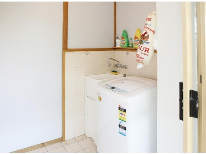 25 Eastough Street, Nanson WA 6532