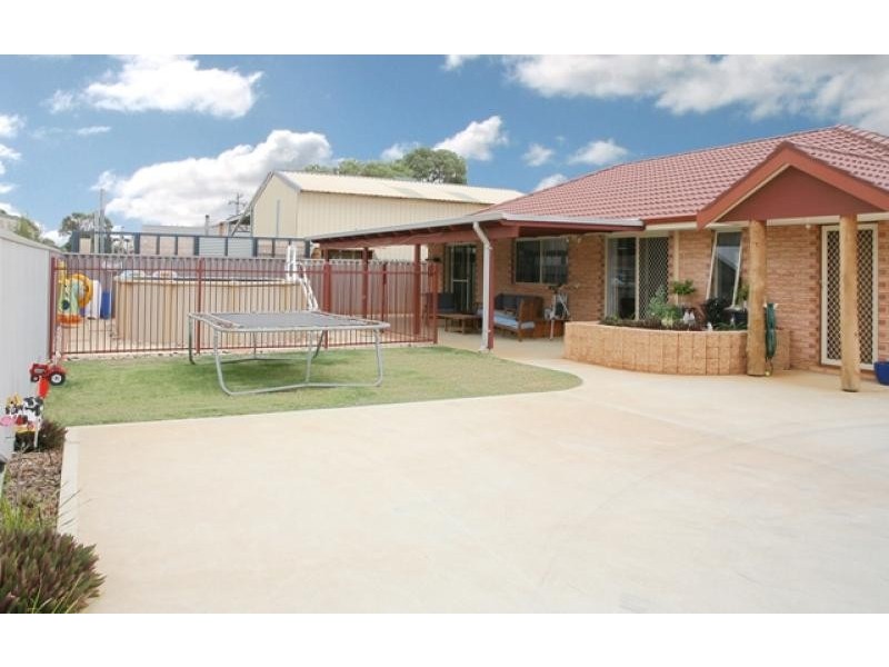 278 B Fifth Street, Wonthella WA 6530