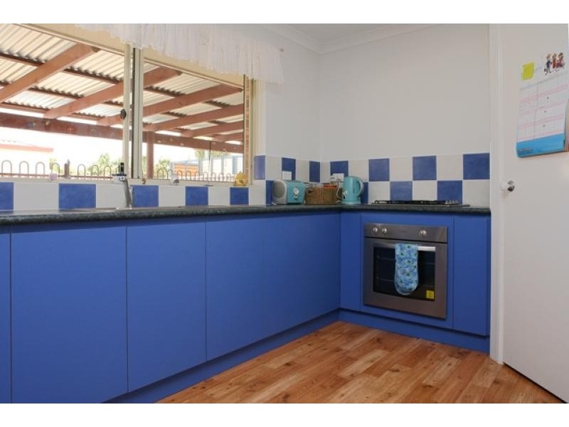 278 B Fifth Street, Wonthella WA 6530