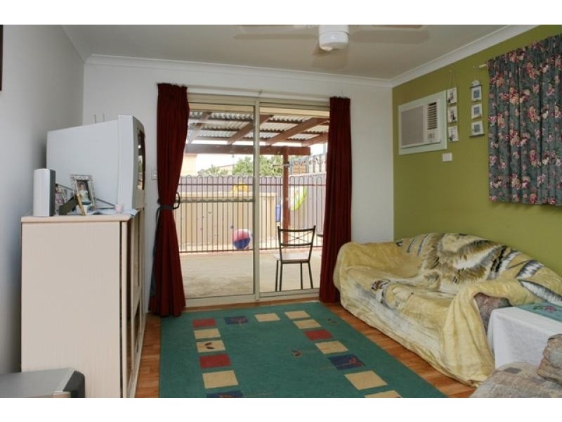 278 B Fifth Street, Wonthella WA 6530