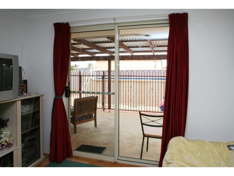 278 B Fifth Street, Wonthella WA 6530