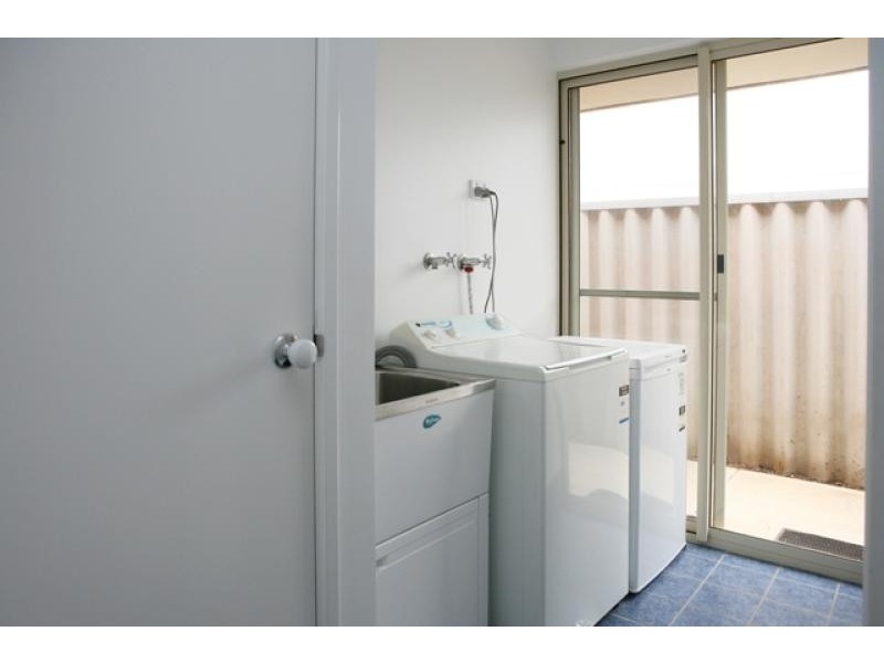 278 B Fifth Street, Wonthella WA 6530