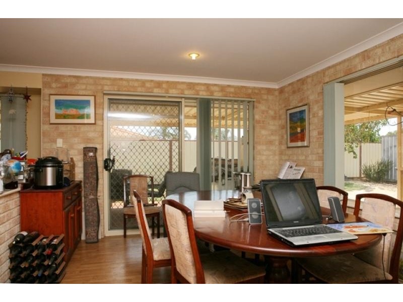 11 Weeloo Road, Waggrakine WA 6530