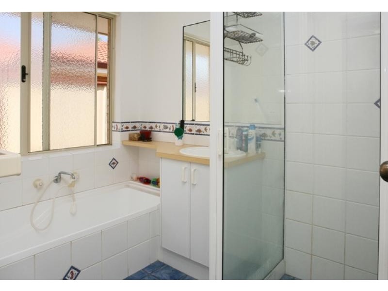 11 Weeloo Road, Waggrakine WA 6530