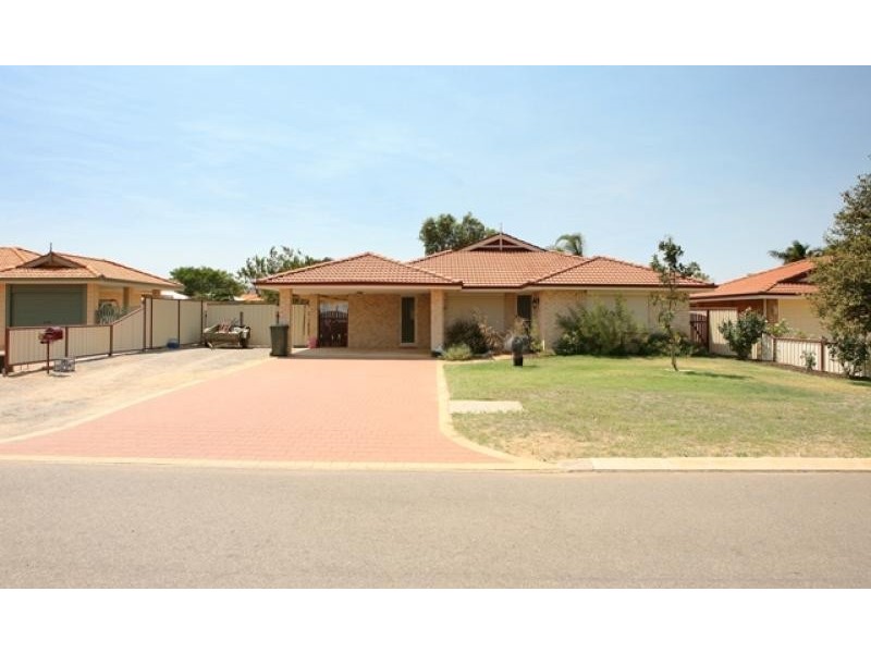 11 Weeloo Road, Waggrakine WA 6530
