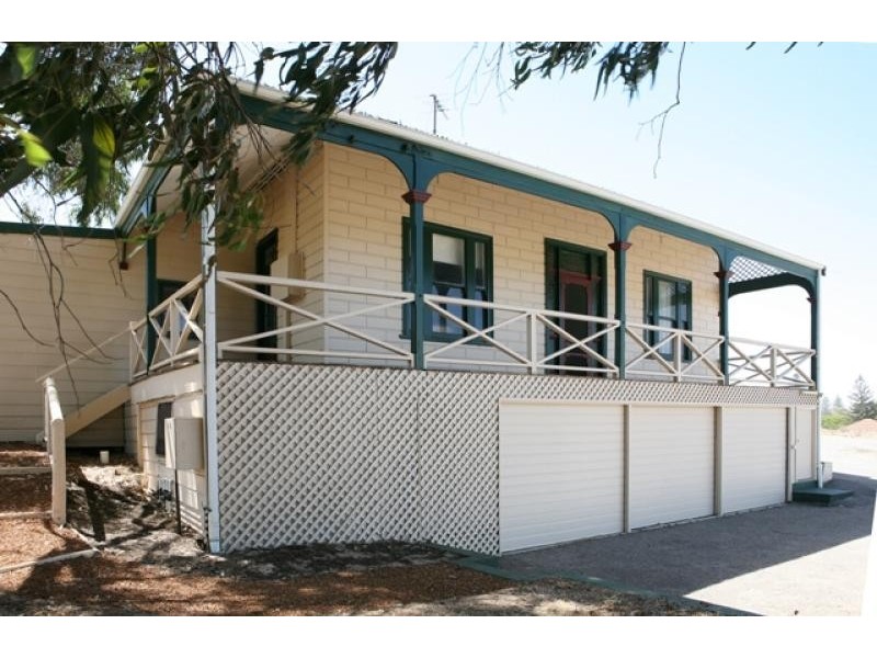 146 Augustus Street, Geraldton WA 6530