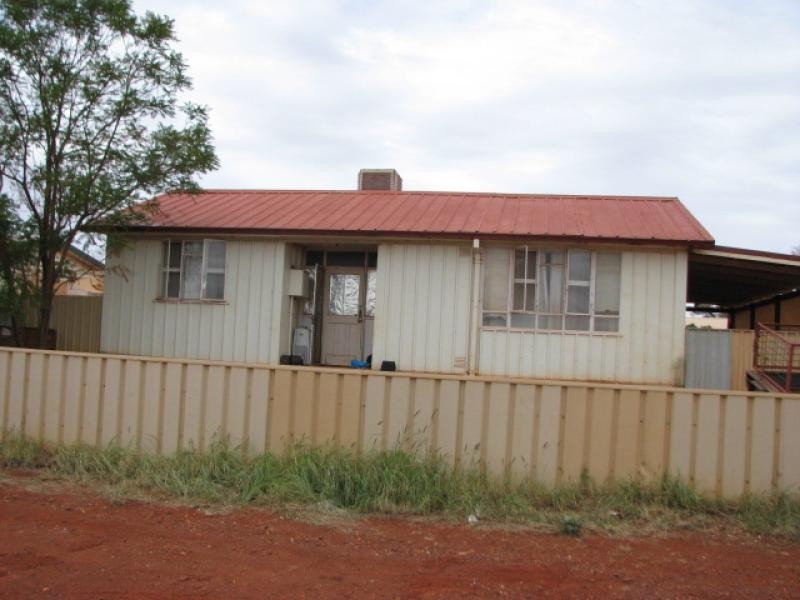 32 Armstrong Way, Newman WA 6753