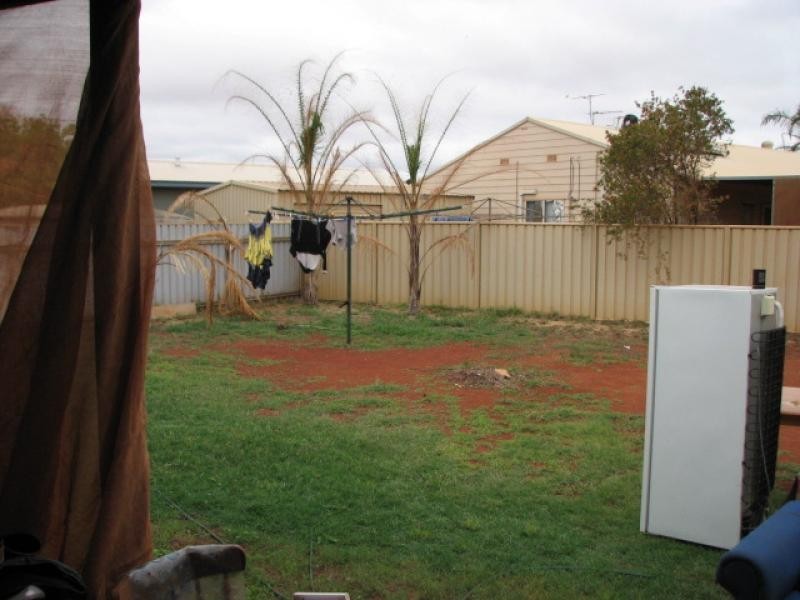 32 Armstrong Way, Newman WA 6753