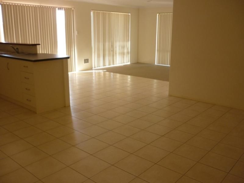 4 Topsail Street, Drummond Cove WA 6532