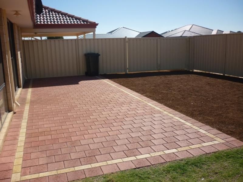 4 Topsail Street, Drummond Cove WA 6532