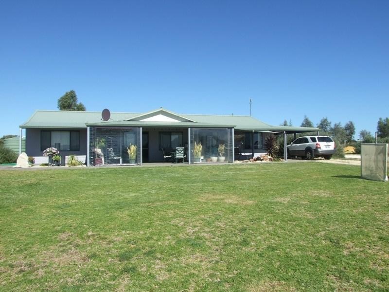 205 Cambewarra Drive, Jurien Bay WA 6516