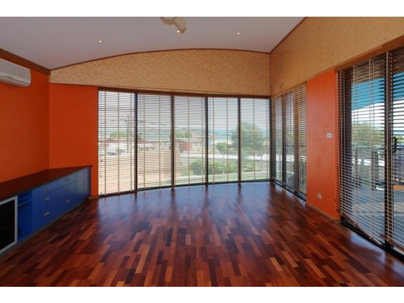 237 Ocean Drive, Port Denison WA 6525