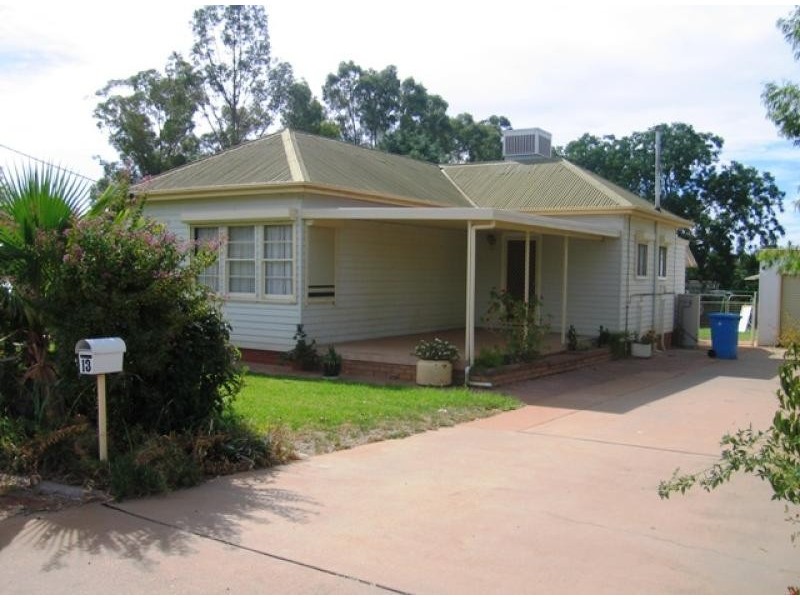 13 Gloucester Avenue, Dubbo NSW 2830