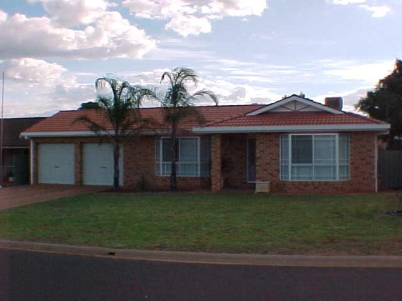 14 ST ALBANS WAY, Dubbo NSW 2830