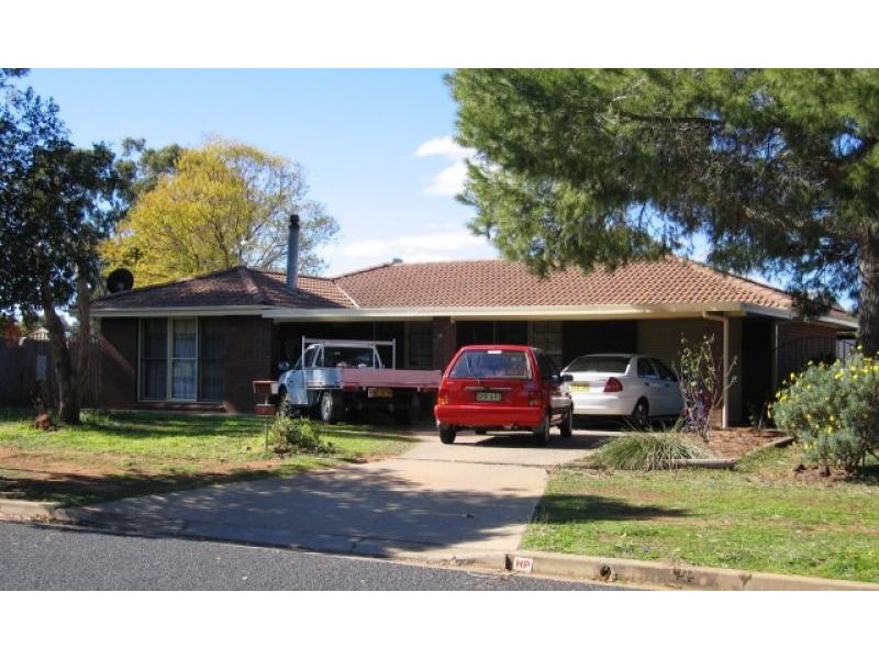 16 Springfield Way, Dubbo NSW 2830