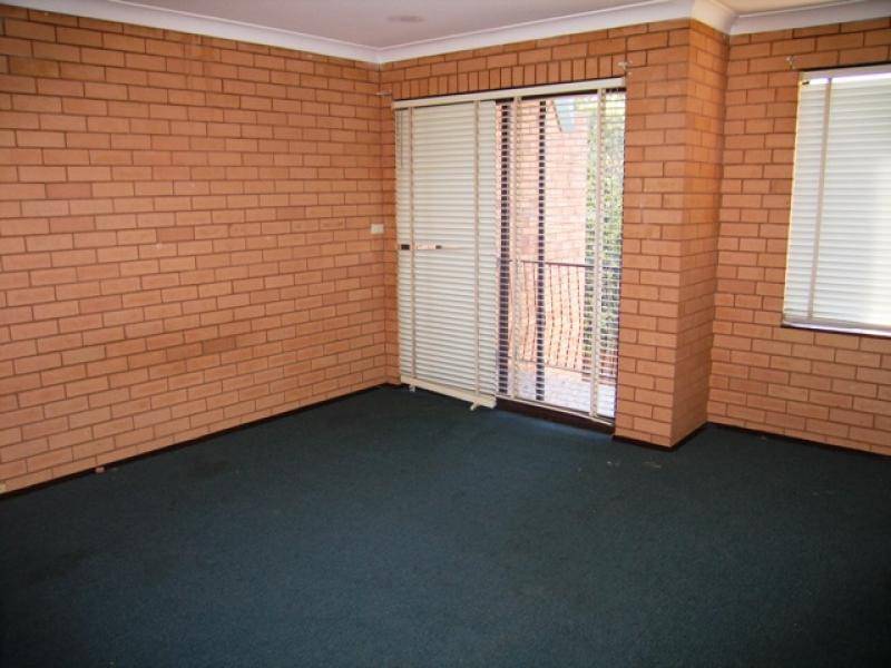 2/24 ELIZABETH STREET, Dubbo NSW 2830