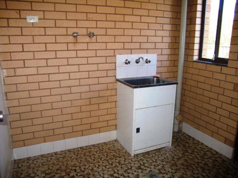 2/24 ELIZABETH STREET, Dubbo NSW 2830