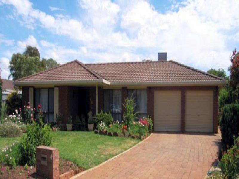 4 HAMILTON CLOSE, Dubbo NSW 2830