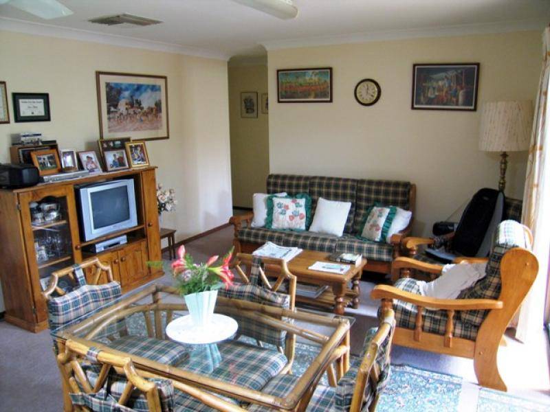 4 HAMILTON CLOSE, Dubbo NSW 2830