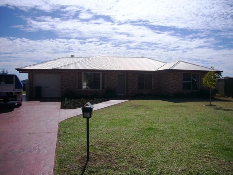 24 Ken McMullen Place, Dubbo NSW 2830