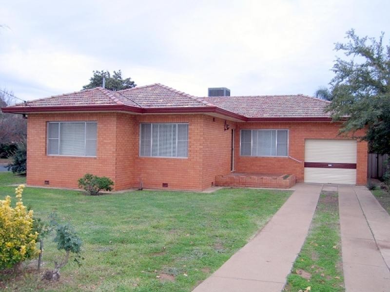 36 BANKSIA CRESCENT, Dubbo NSW 2830