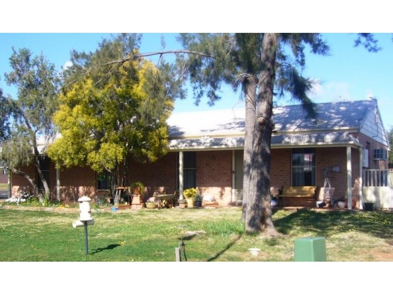 19 Robinson Avenue, Dubbo NSW 2830