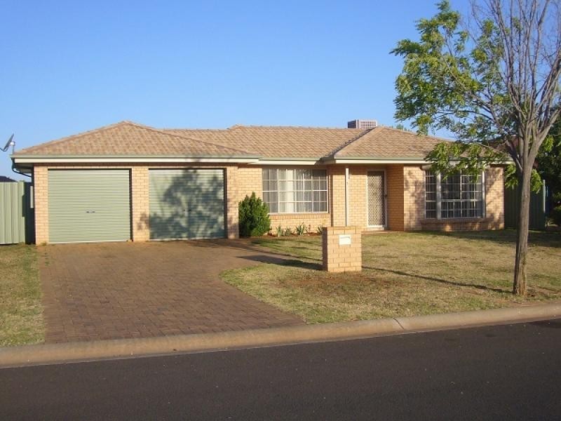 5 MURRAY AVENUE, Dubbo NSW 2830