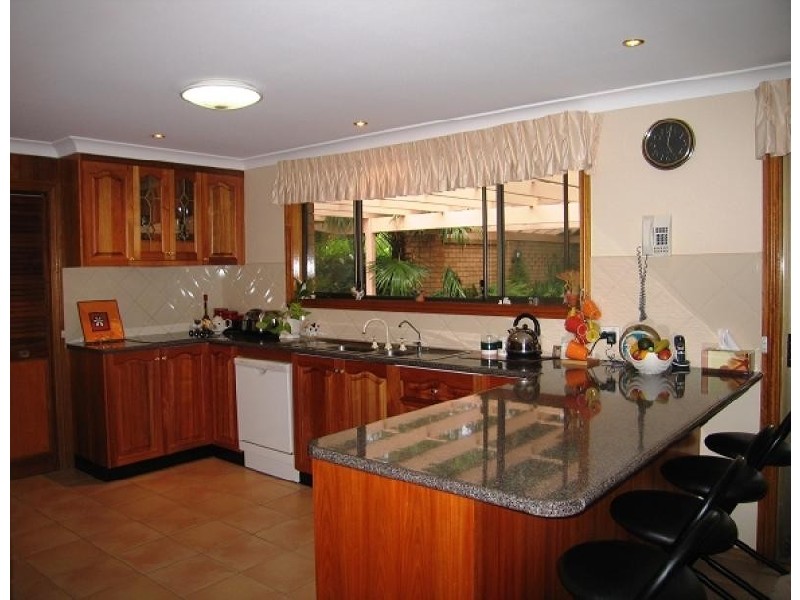 37 HAZELWOOD DRIVE, Dubbo NSW 2830