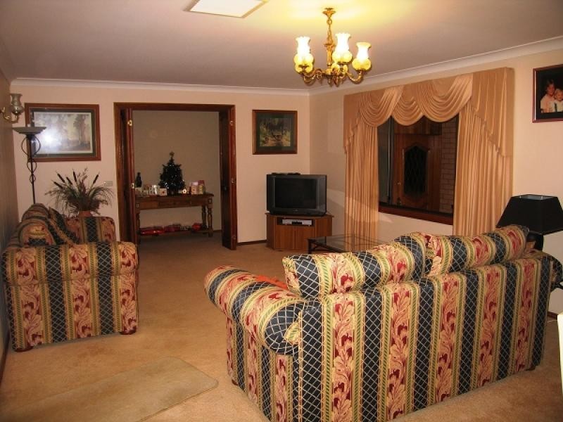 37 HAZELWOOD DRIVE, Dubbo NSW 2830