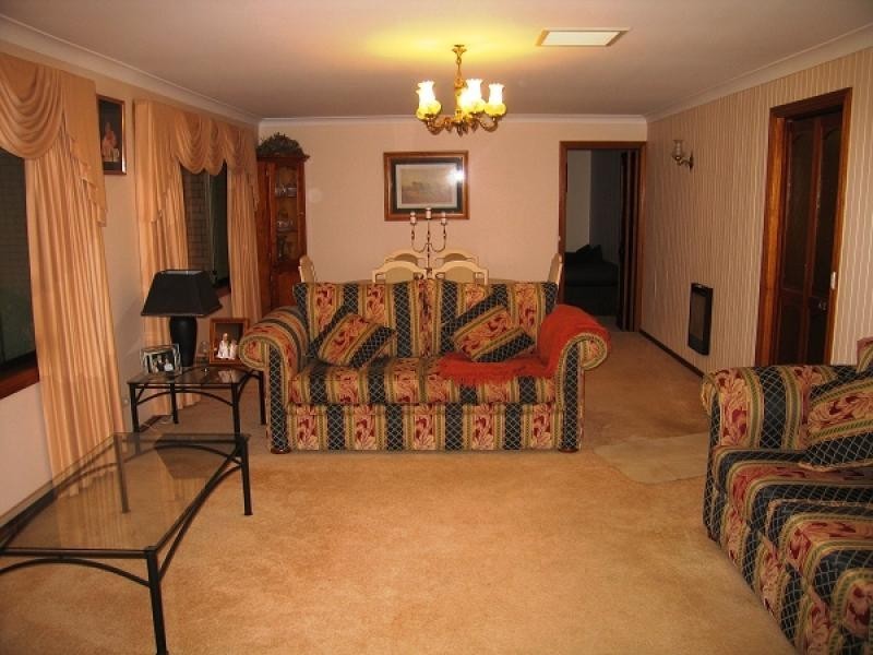 37 HAZELWOOD DRIVE, Dubbo NSW 2830