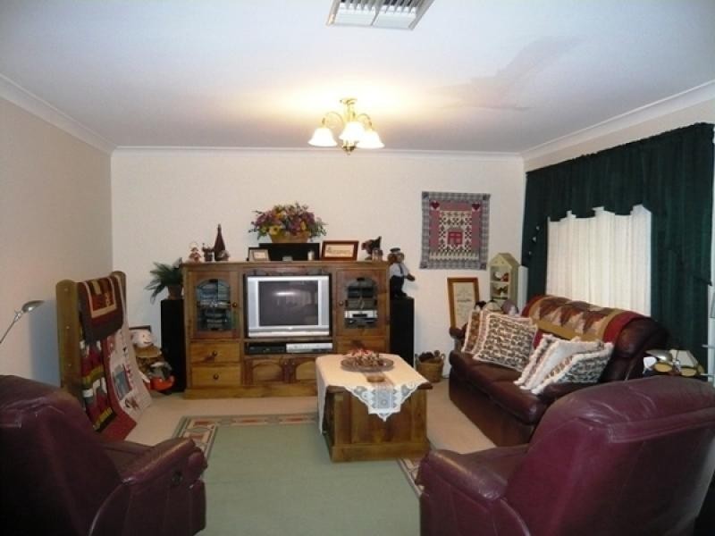 25 CASTLEREAGH AVENUE, Dubbo NSW 2830