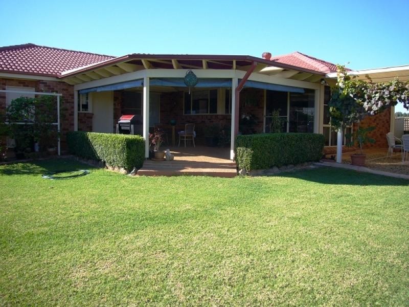 21 Lincoln Parkway, Dubbo NSW 2830