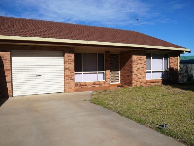 2/3 Robinson Avenue, Dubbo NSW 2830