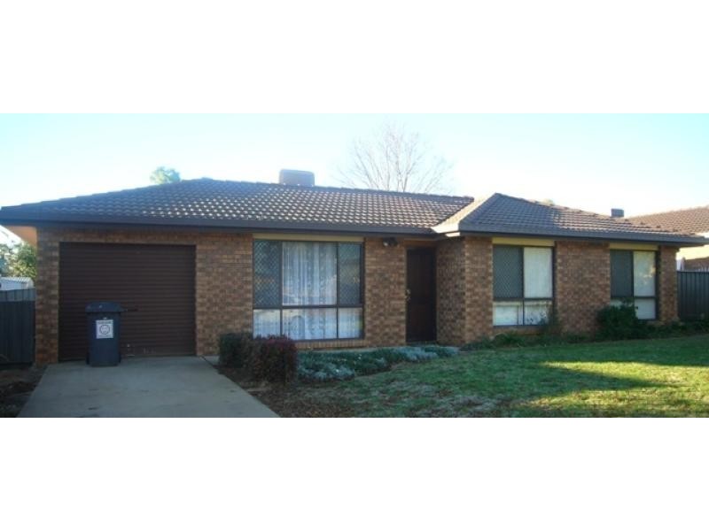 22 Hopkins Parade, Dubbo NSW 2830