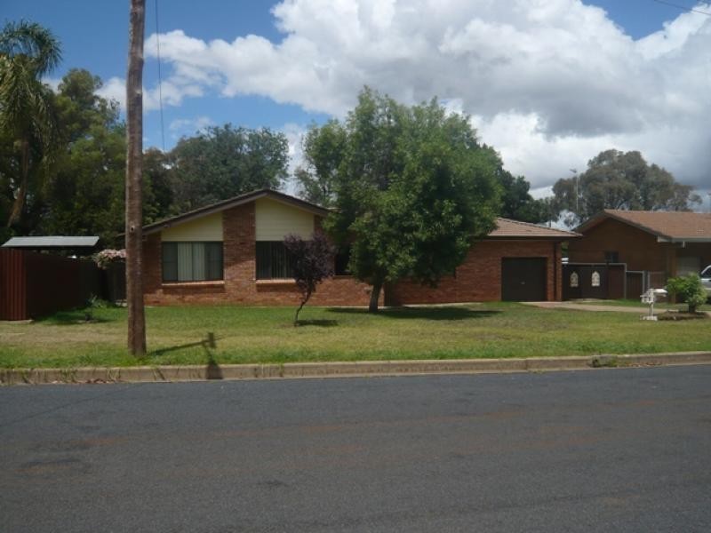 35 Coral Crescent, Dubbo NSW 2830