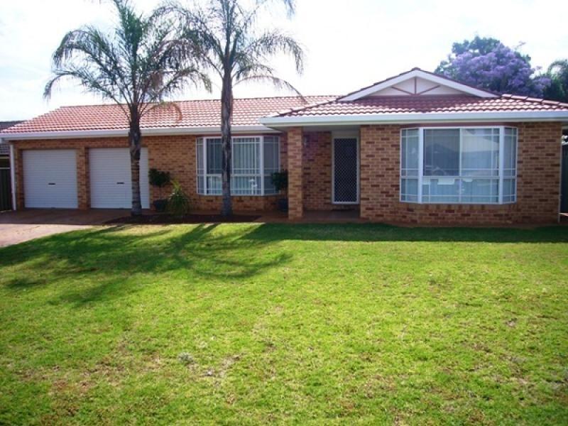 14 St. Albans Way, Dubbo NSW 2830