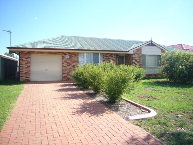 27 Castlereagh Avenue, Dubbo NSW 2830