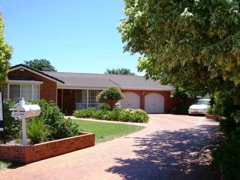 5 Canterbury Court, Dubbo NSW 2830