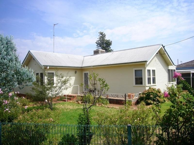 10 Gillis Avenue, Dubbo NSW 2830