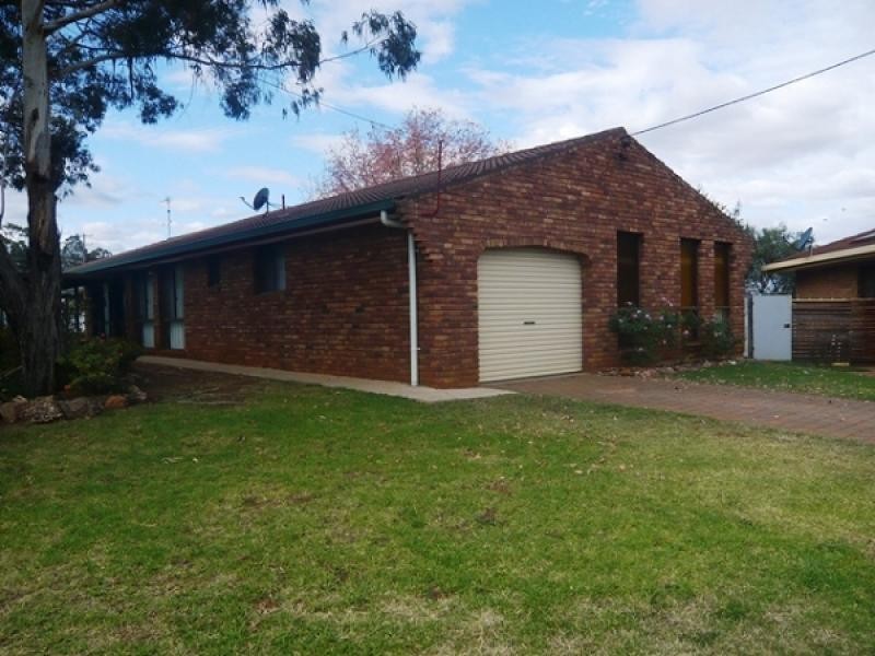 32 Mumford Crescent, Dubbo NSW 2830
