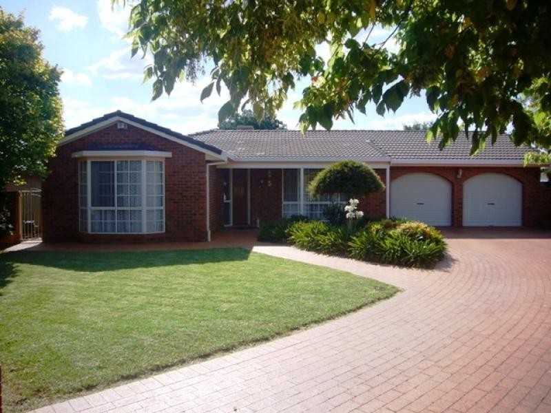 5 Canterbury Court, Dubbo NSW 2830