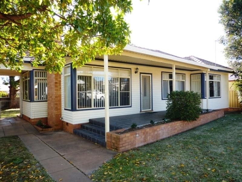 33 Caroline Street, Dubbo NSW 2830