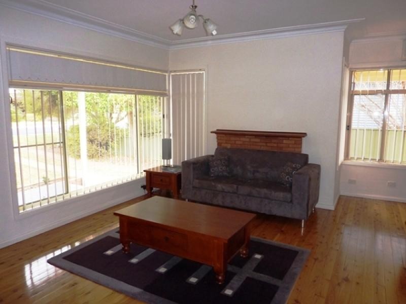 33 Caroline Street, Dubbo NSW 2830