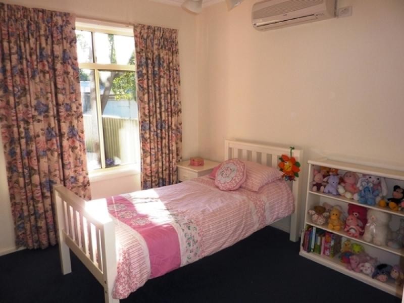 33 Caroline Street, Dubbo NSW 2830