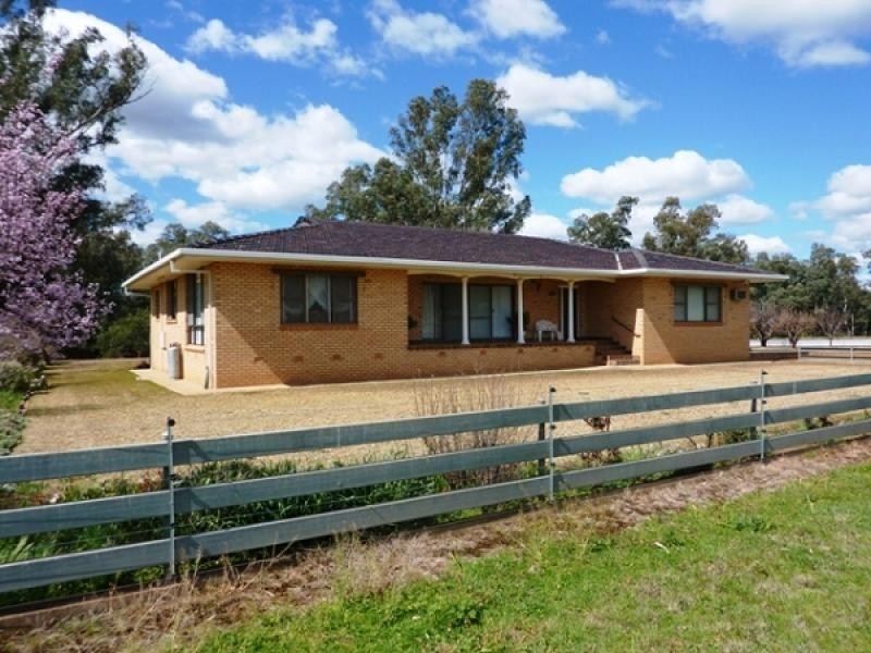 7 University Road, Wellington NSW 2820