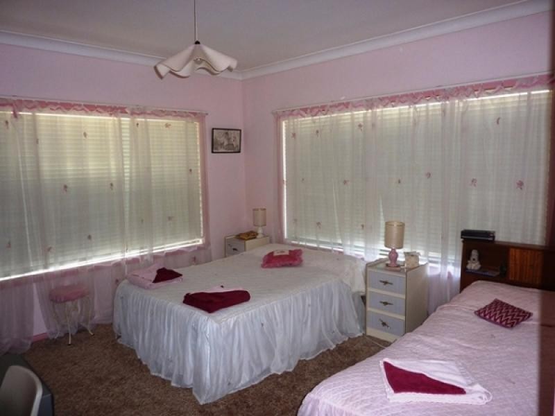 7 University Road, Wellington NSW 2820