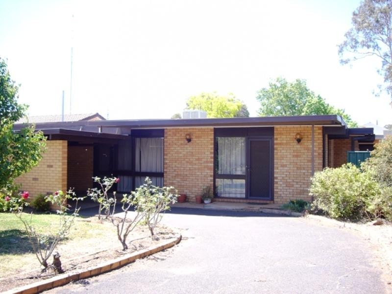 22 Leonard Street, Dubbo NSW 2830