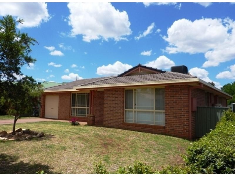5 St Albans Way, Dubbo NSW 2830