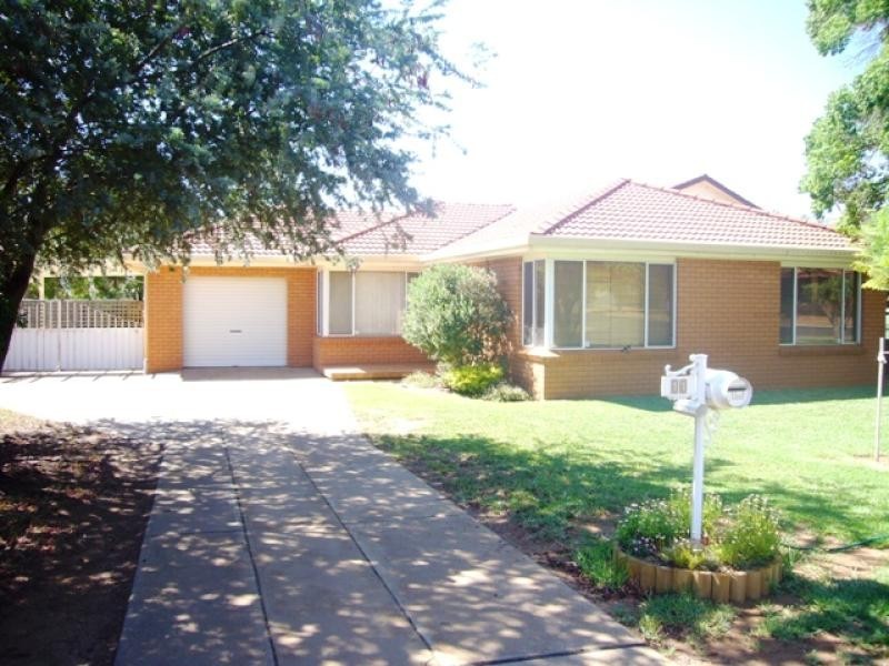 11 Meadowbank Drive, Dubbo NSW 2830